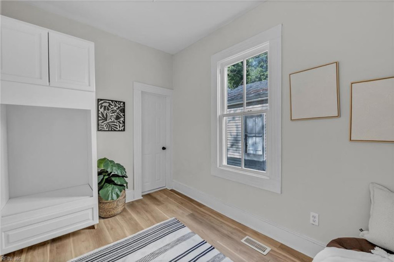 Photo 13 of 39 residential for sale in Portsmouth virginia