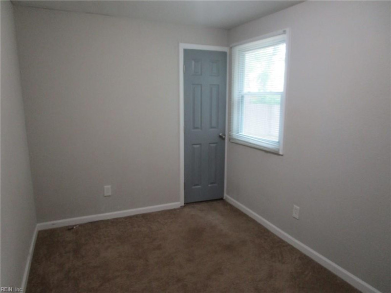 Photo 11 of 21 residential for sale in Hampton virginia