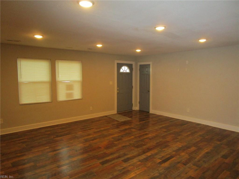 Photo 6 of 21 residential for sale in Hampton virginia