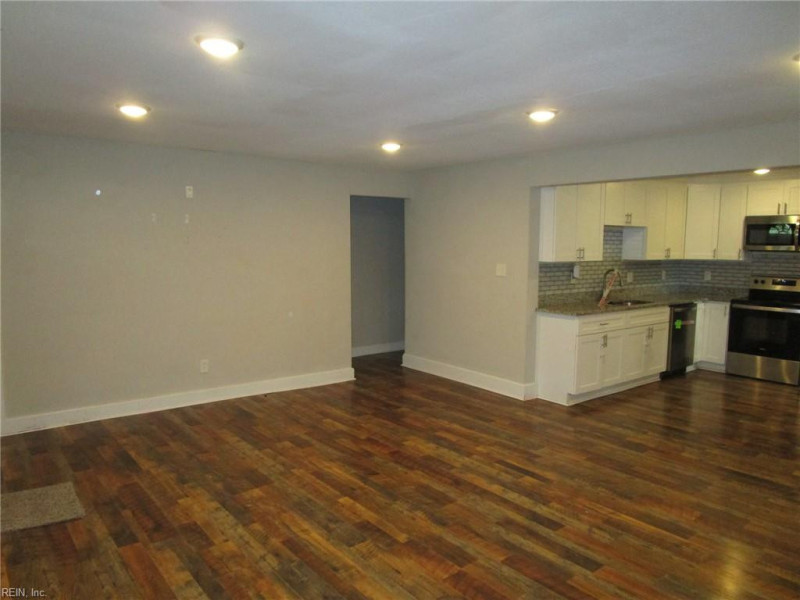 Photo 7 of 21 residential for sale in Hampton virginia