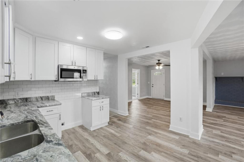Photo 10 of 34 residential for sale in Virginia Beach virginia