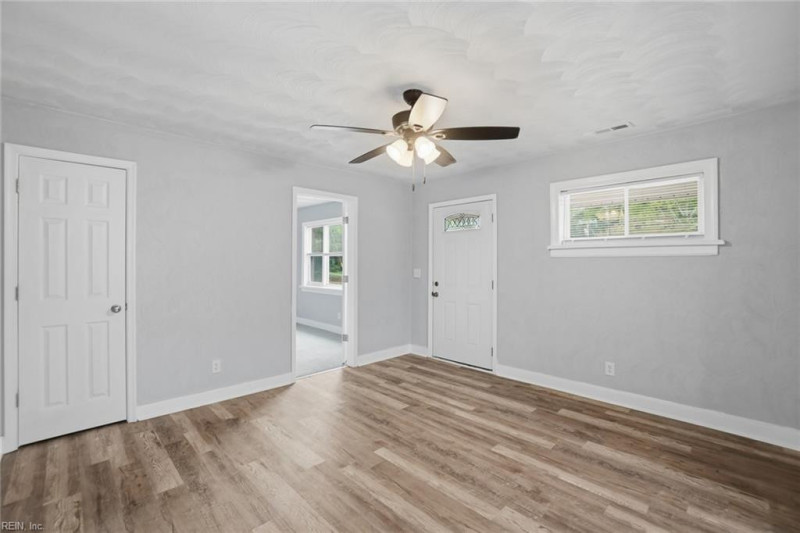 Photo 14 of 34 residential for sale in Virginia Beach virginia