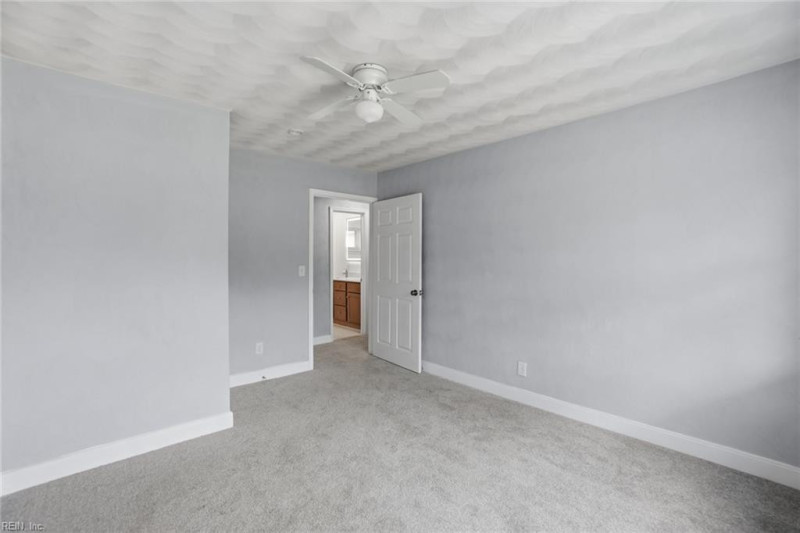 Photo 16 of 34 residential for sale in Virginia Beach virginia