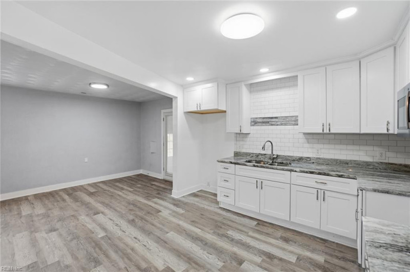 Photo 7 of 34 residential for sale in Virginia Beach virginia