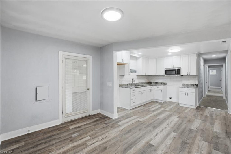 Photo 9 of 34 residential for sale in Virginia Beach virginia