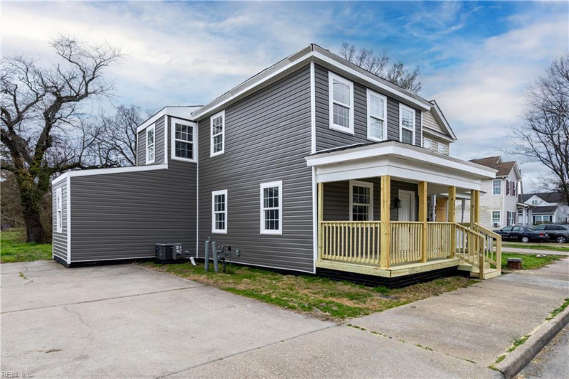 Photo 1 of 26 residential for sale in Portsmouth virginia