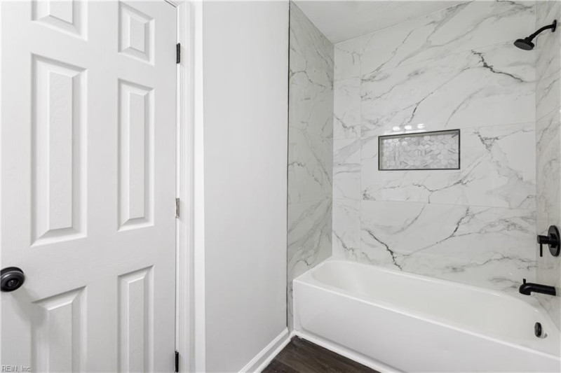Photo 16 of 26 residential for sale in Portsmouth virginia
