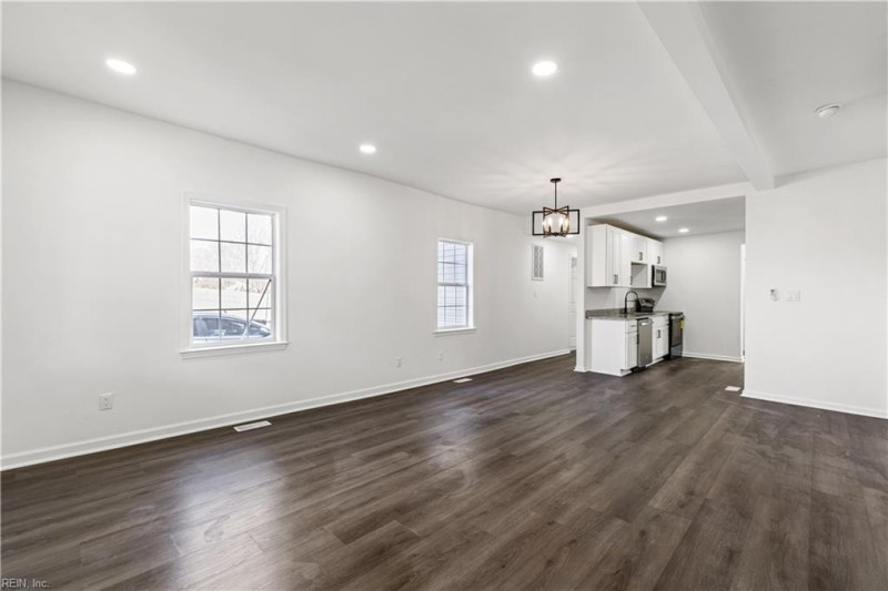 Photo 5 of 26 residential for sale in Portsmouth virginia