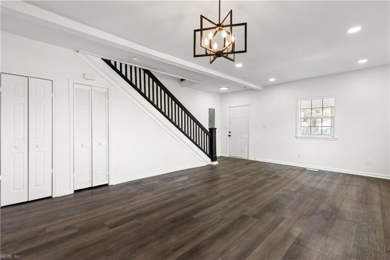 Photo 7 of 26 residential for sale in Portsmouth virginia