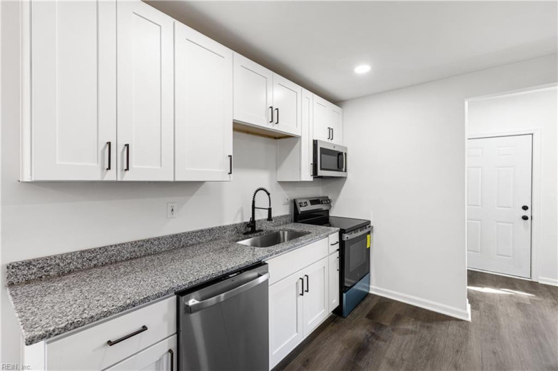 Photo 8 of 26 residential for sale in Portsmouth virginia