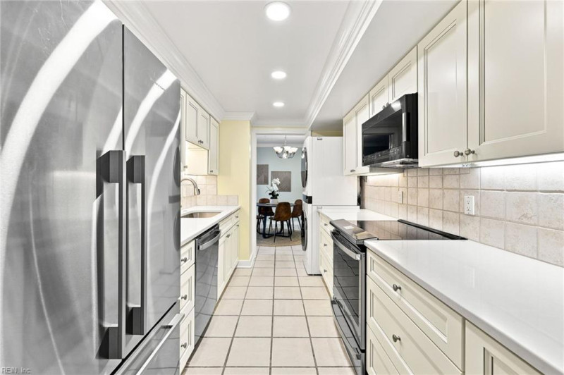 Photo 4 of 48 residential for sale in Virginia Beach virginia