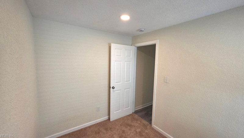 Photo 14 of 21 residential for sale in Suffolk virginia