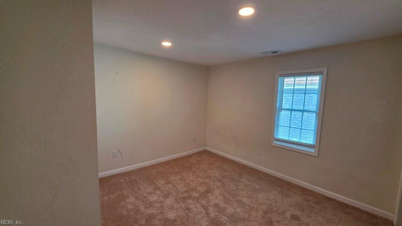 Photo 18 of 21 residential for sale in Suffolk virginia