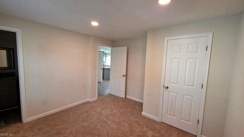 Photo 19 of 21 residential for sale in Suffolk virginia