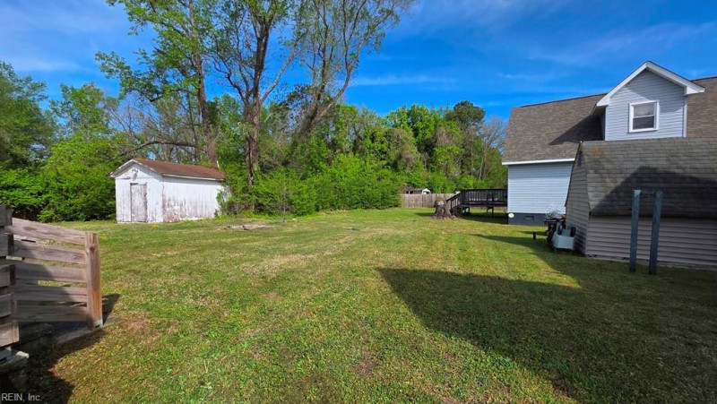 Photo 4 of 21 residential for sale in Suffolk virginia