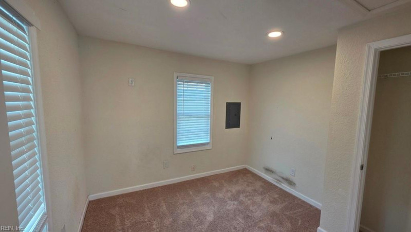 Photo 6 of 21 residential for sale in Suffolk virginia
