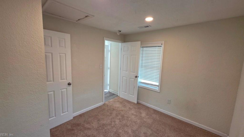 Photo 7 of 21 residential for sale in Suffolk virginia