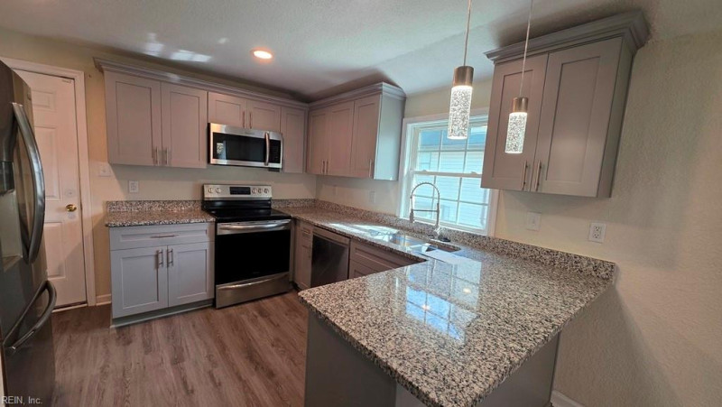 Photo 9 of 21 residential for sale in Suffolk virginia