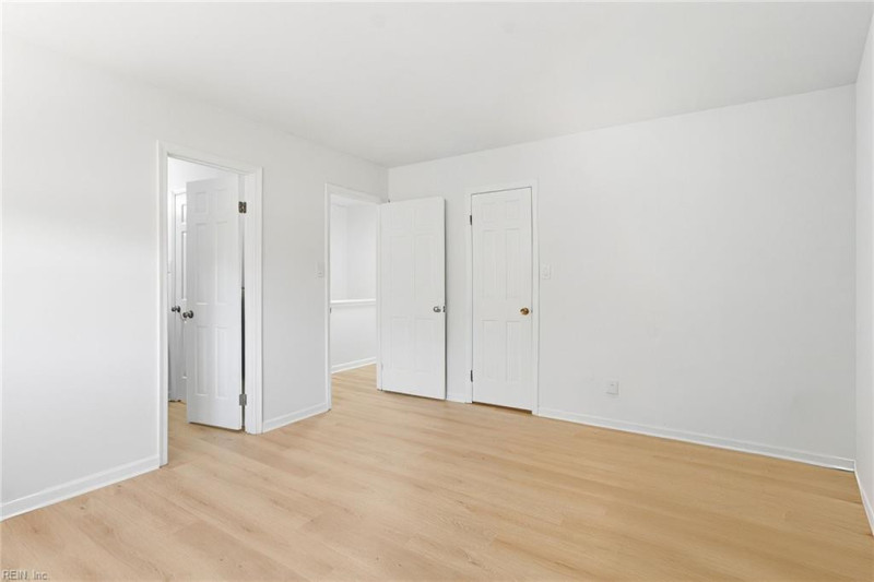 Photo 16 of 27 residential for sale in Virginia Beach virginia