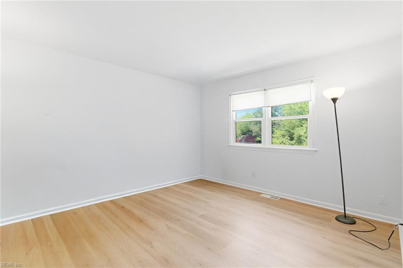 Photo 17 of 27 residential for sale in Virginia Beach virginia