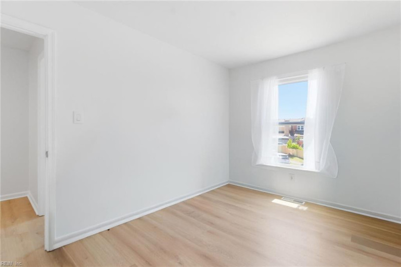 Photo 19 of 27 residential for sale in Virginia Beach virginia