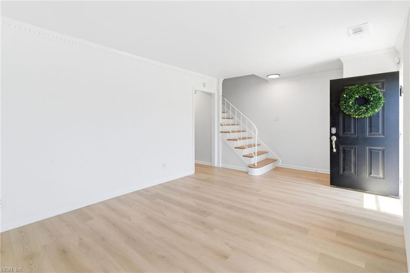 Photo 4 of 27 residential for sale in Virginia Beach virginia