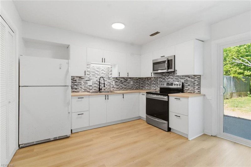 Photo 8 of 27 residential for sale in Virginia Beach virginia