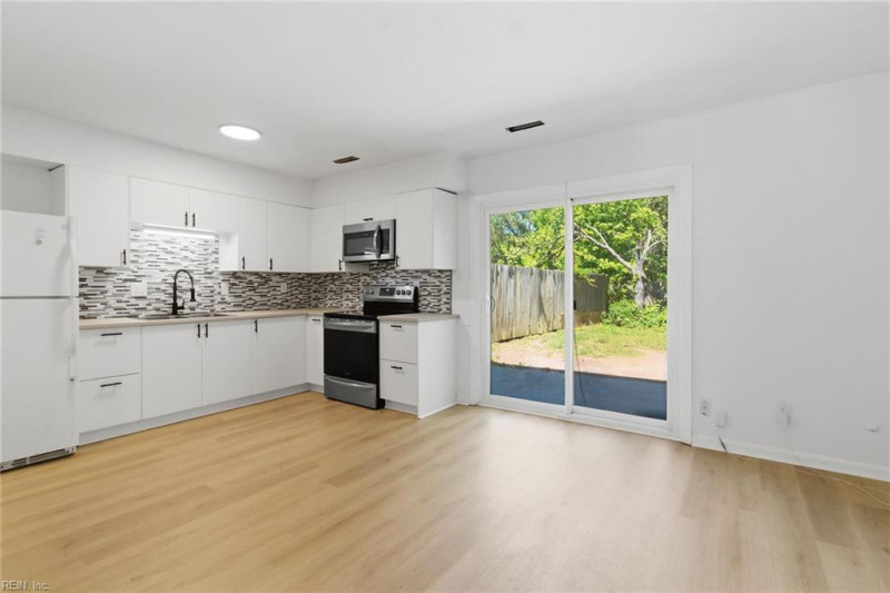 Photo 9 of 27 residential for sale in Virginia Beach virginia