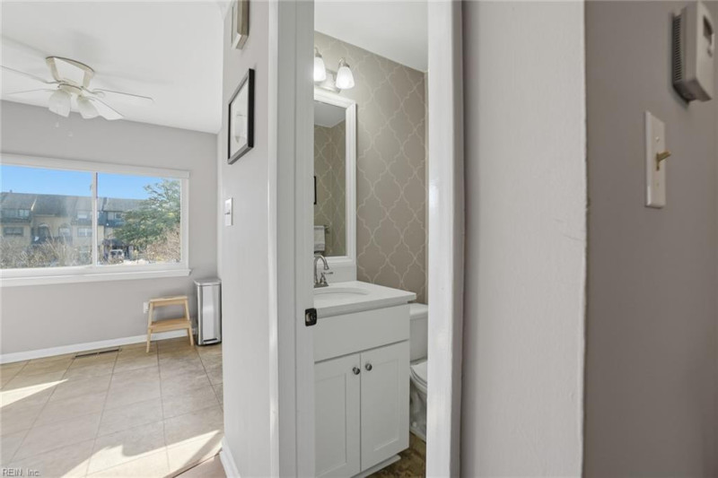 Photo 10 of 43 residential for sale in Virginia Beach virginia