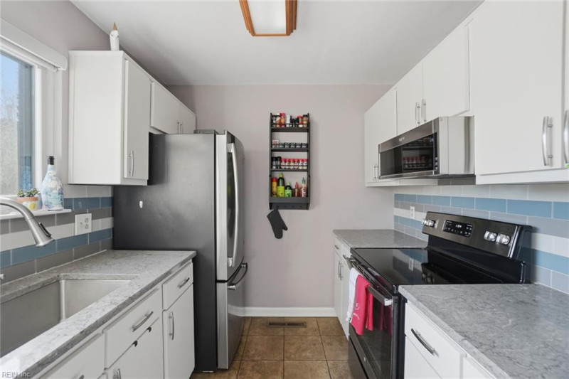 Photo 14 of 43 residential for sale in Virginia Beach virginia
