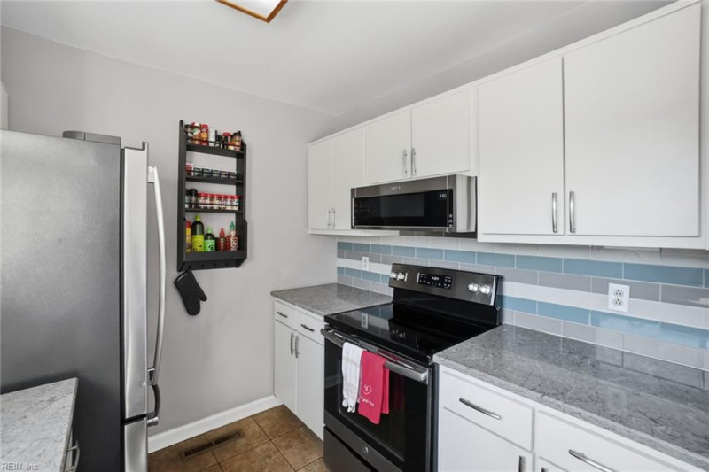 Photo 15 of 43 residential for sale in Virginia Beach virginia