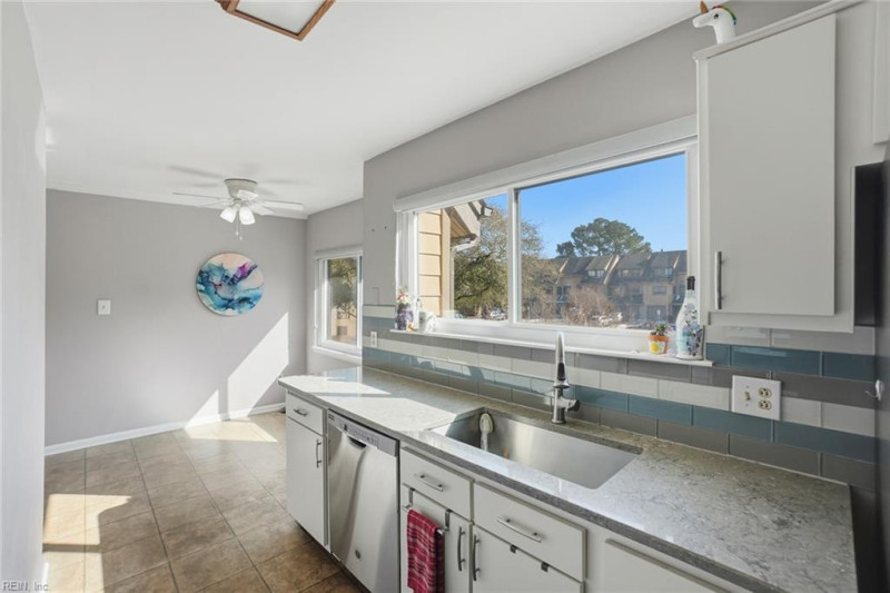 Photo 17 of 43 residential for sale in Virginia Beach virginia