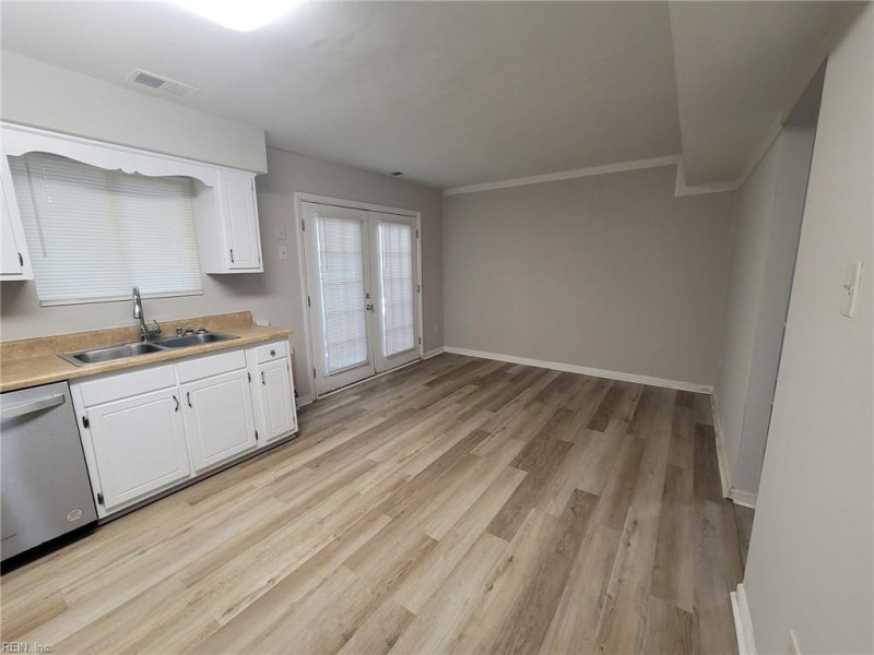 Photo 3 of 13 residential for sale in Virginia Beach virginia