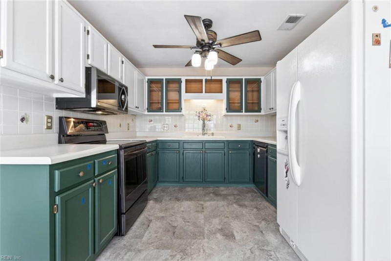 Photo 12 of 40 residential for sale in Virginia Beach virginia
