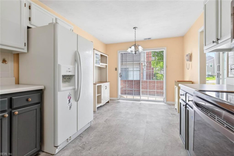 Photo 13 of 40 residential for sale in Virginia Beach virginia