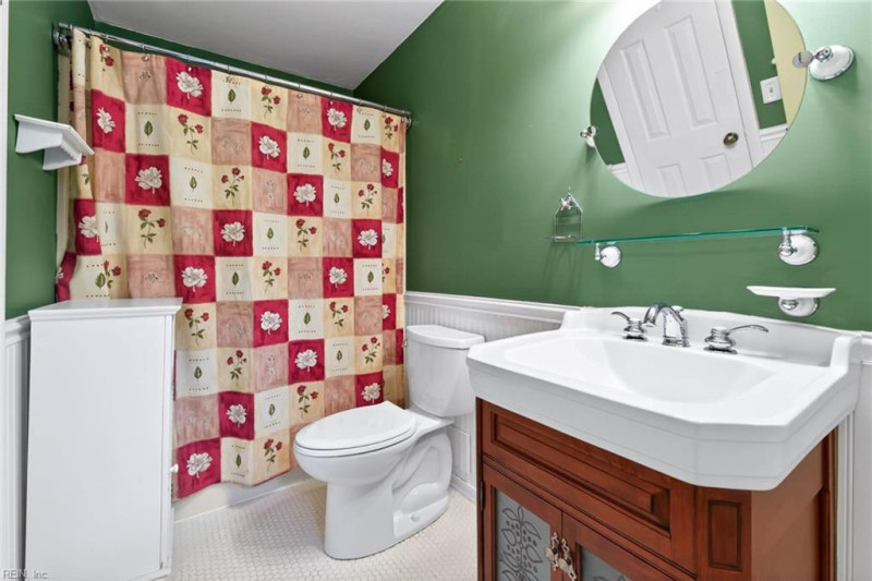 Photo 25 of 40 residential for sale in Virginia Beach virginia