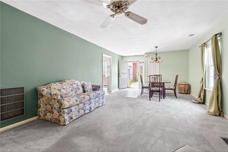 Photo 4 of 40 residential for sale in Virginia Beach virginia