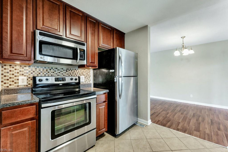 Photo 11 of 33 residential for sale in Virginia Beach virginia