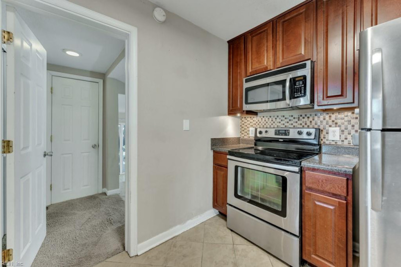 Photo 12 of 33 residential for sale in Virginia Beach virginia