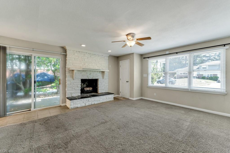 Photo 13 of 33 residential for sale in Virginia Beach virginia