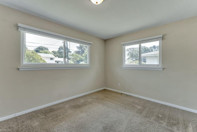 Photo 16 of 33 residential for sale in Virginia Beach virginia