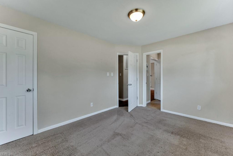 Photo 17 of 33 residential for sale in Virginia Beach virginia