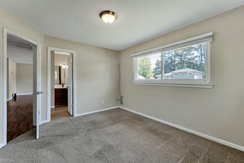 Photo 18 of 33 residential for sale in Virginia Beach virginia