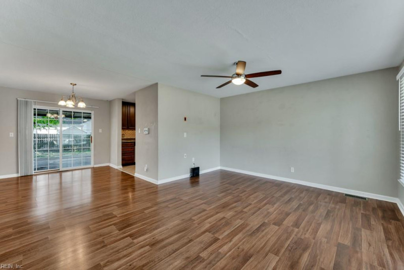 Photo 6 of 33 residential for sale in Virginia Beach virginia