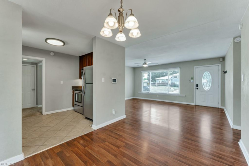 Photo 8 of 33 residential for sale in Virginia Beach virginia