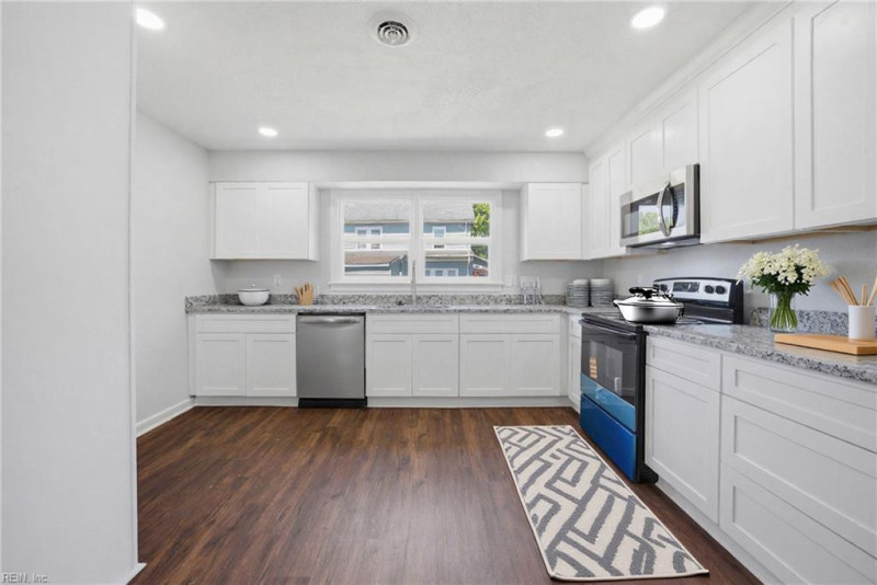 Photo 14 of 31 residential for sale in Norfolk virginia