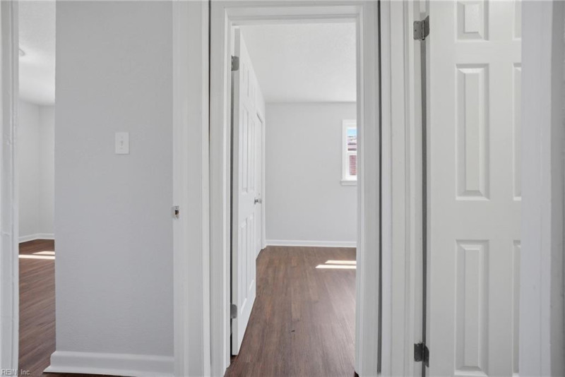 Photo 18 of 31 residential for sale in Norfolk virginia