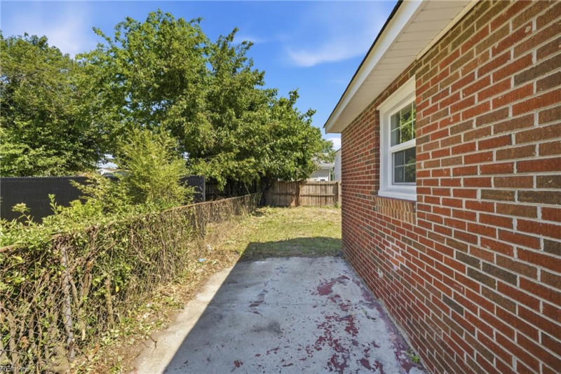 Photo 27 of 31 residential for sale in Norfolk virginia