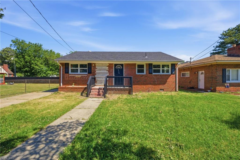 Photo 3 of 31 residential for sale in Norfolk virginia