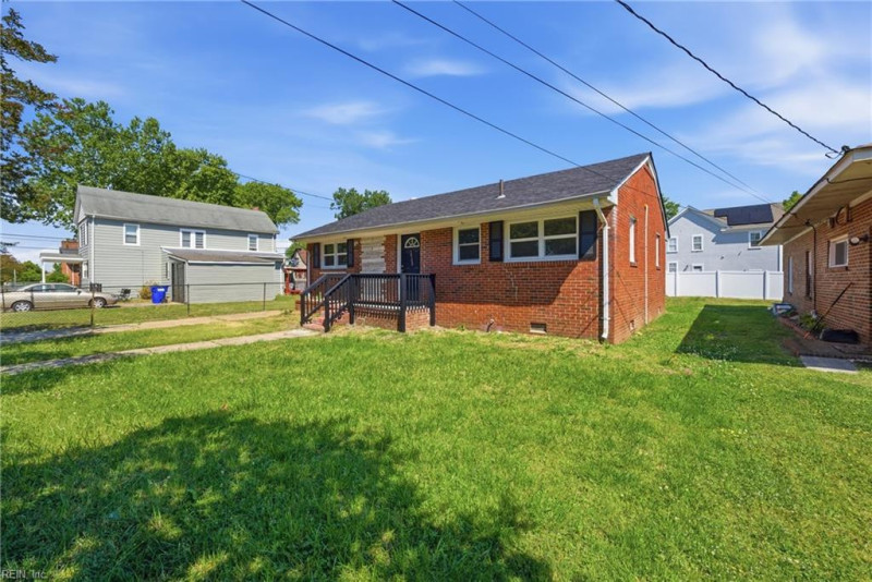 Photo 4 of 31 residential for sale in Norfolk virginia
